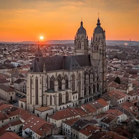 Charmant F2 Location Exclusivement Sur Site A I R B N B Saint-Nicolas-de-Port